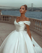 Elegant Sweetheart Off-the-shoulder Wedding Dresses Sweep Train