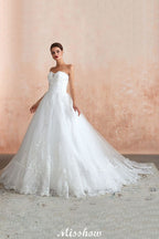 Elegantes weißes Brautkleid mit Herzausschnitt | Schlichtes A-Linien-Strandballkleid aus Tüll