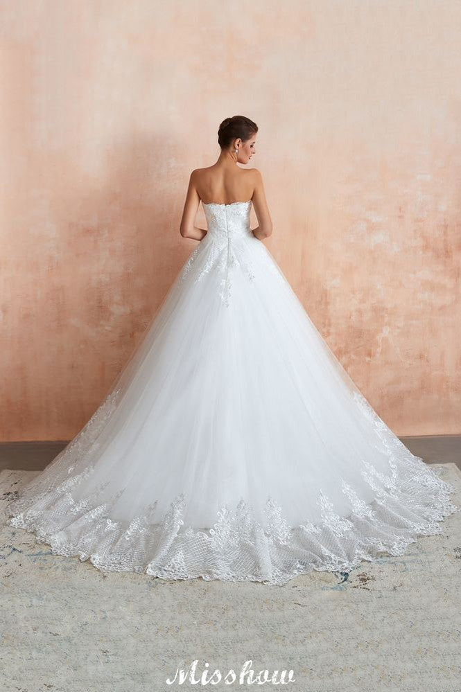 Elegantes weißes Brautkleid mit Herzausschnitt | Schlichtes A-Linien-Strandballkleid aus Tüll