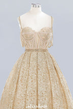 Elegantes Ballkleid mit Tüllspitze und herzförmigem Ausschnitt, ärmellos