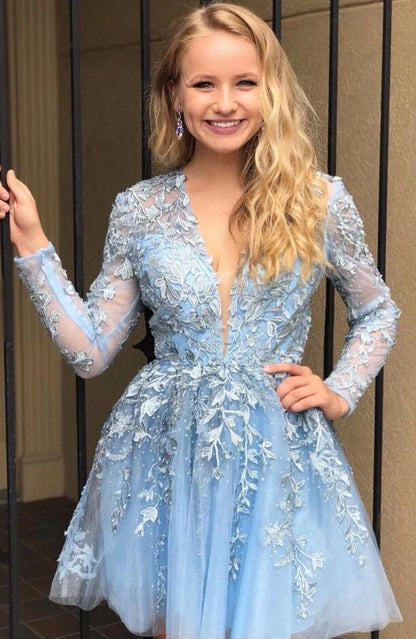 Elegantes kurzes Ballkleid in A-Linie mit V-Ausschnitt, Spitzentüll und Ärmeln