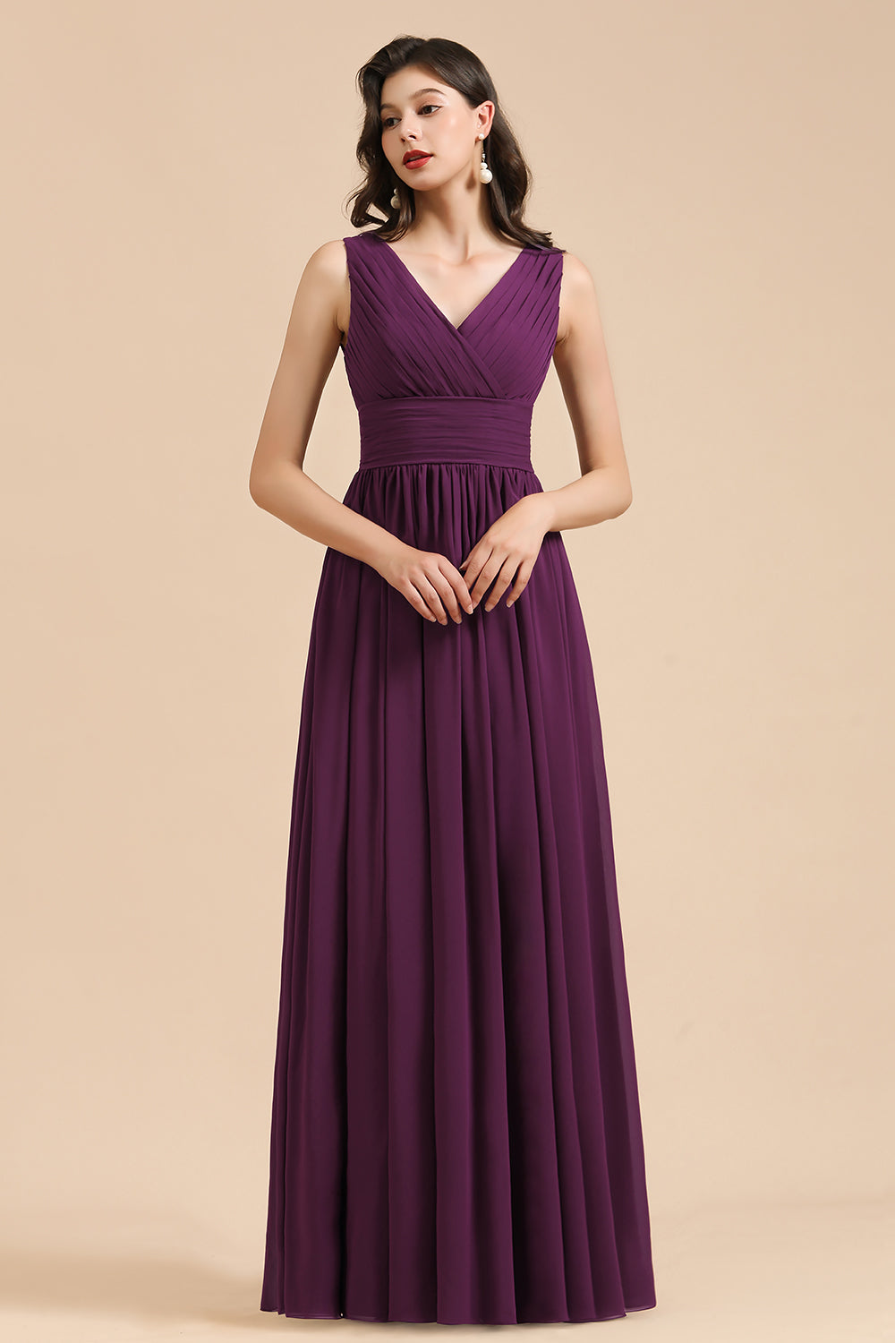 Elegantes vestidos de dama de honor de gasa con encaje y escote en V y volantes en forma de A