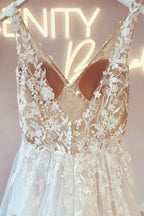 Elegant v-neck sleeveless a-line backless lace Wedding dresses