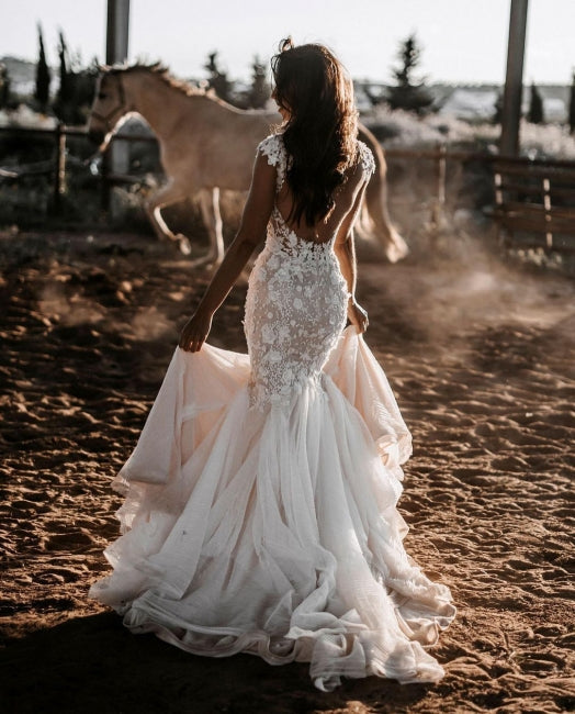 Elegant V-neck Sleeveless Mermaid Wedding Dresses with Lace