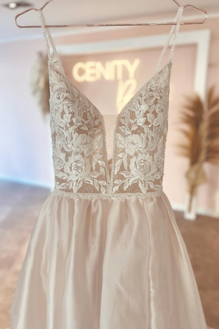 Elegant v-neck spaghetti straps sleeveless a-line lace Wedding dresses