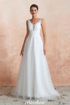 Elegante vestido de novia de tul con escote en V y perlas para playa