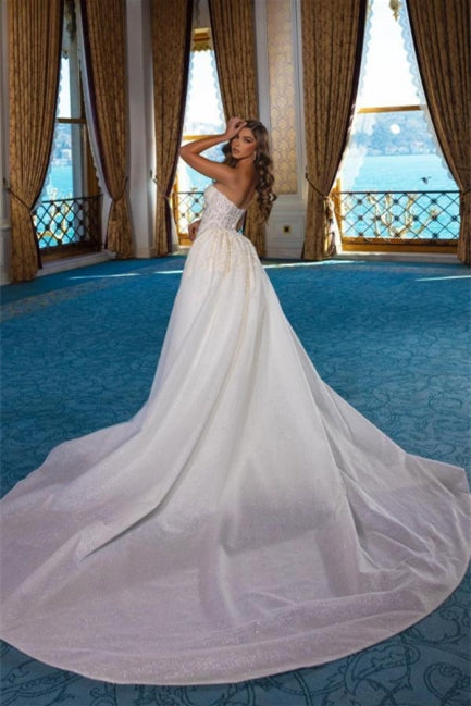 Elegante weiße lange A-Linie ärmellose Brautkleider mit Spitze