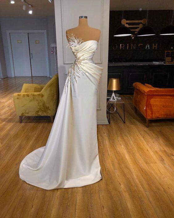 Elegante weiße ärmellose lange Meerjungfrau-Ballkleider im Prinzessinnen-Stil