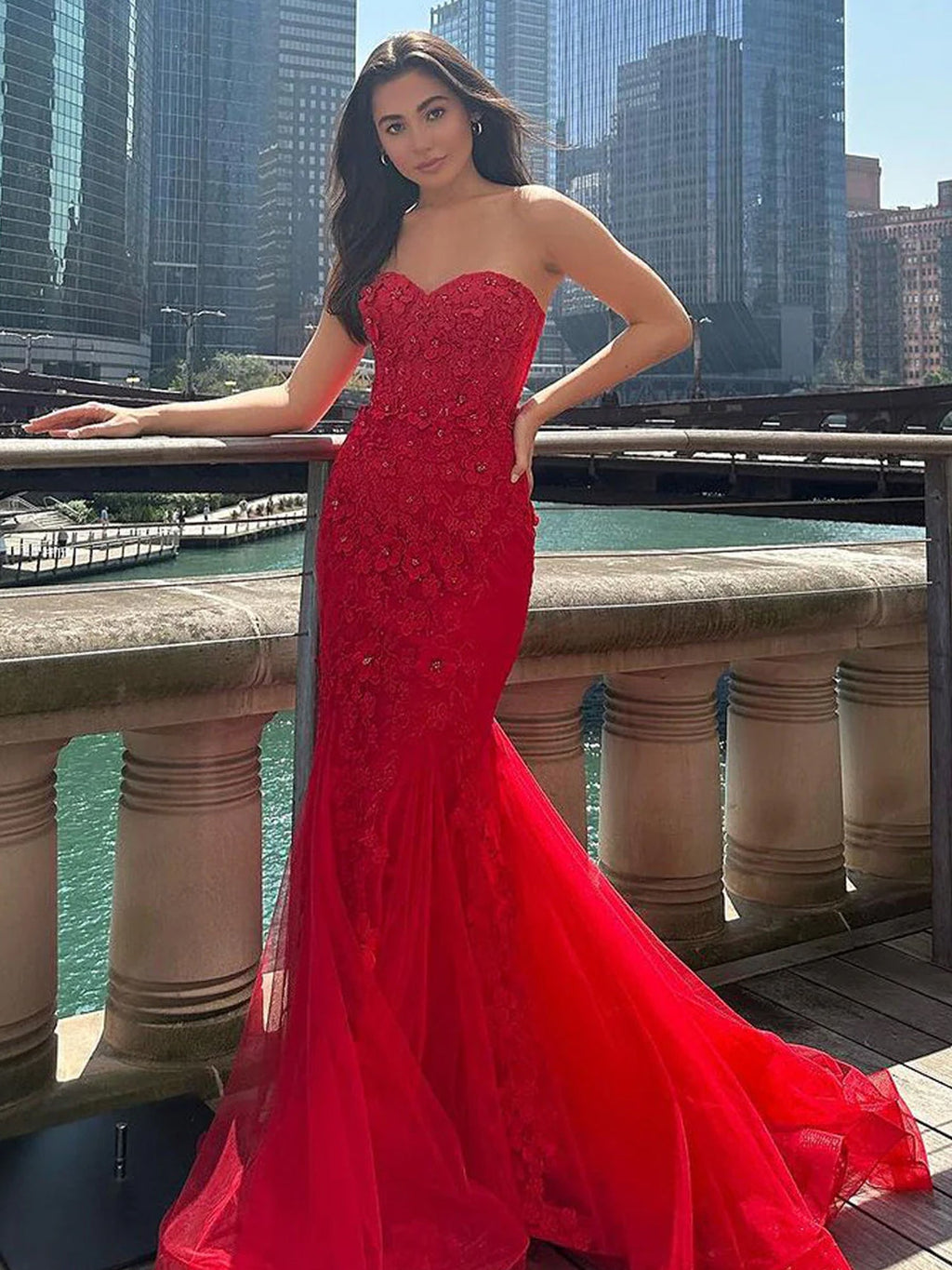 Ellorie | Vestidos de fiesta largos de encaje rojo con escote corazón y corte sirena