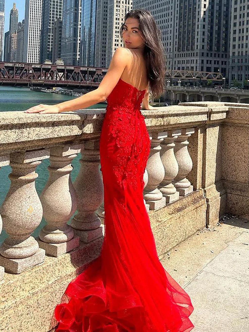 Ellorie | Vestidos de fiesta largos de encaje rojo con escote corazón y corte sirena