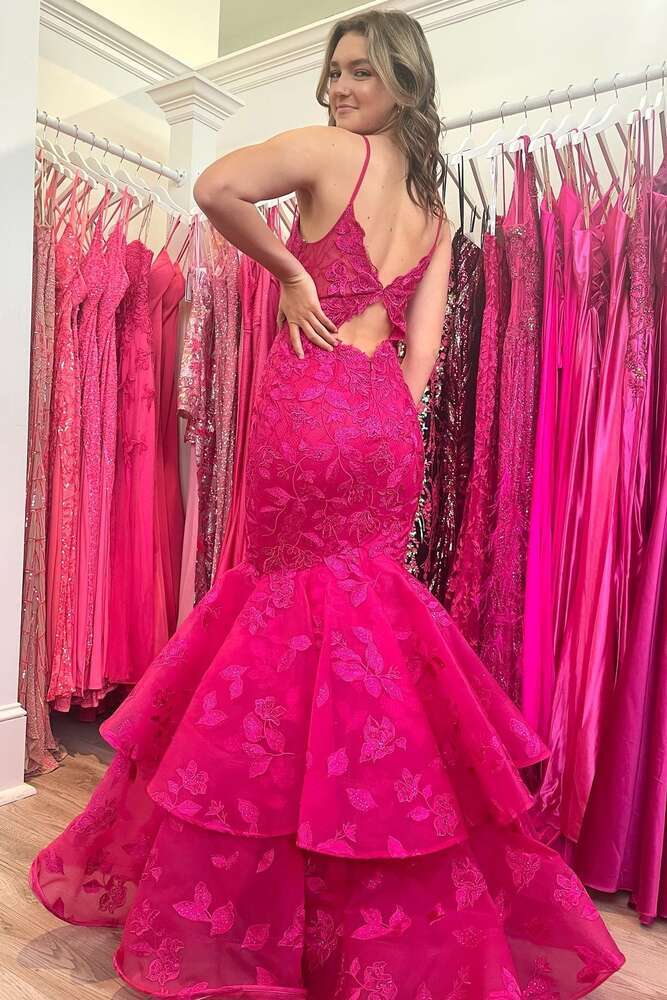 Elysian | Vestido de fiesta de sirena con escote en V y apliques de encaje en capas, color verde cazador