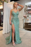 Eosene | Vestido de fiesta verde de corte sirena con tirantes finos y espalda descubierta y apliques