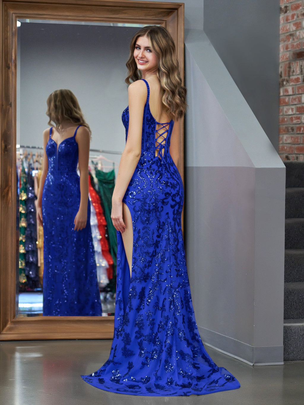 Erryn | Vestido de fiesta largo con lentejuelas y abertura en azul brillante