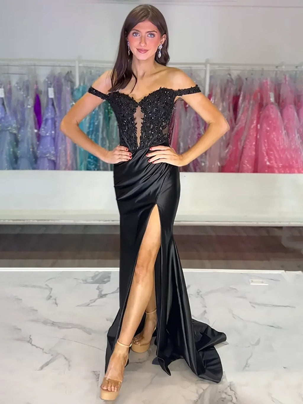 Eseld | Vestidos de fiesta largos de satén rosa con escote corazón y abertura