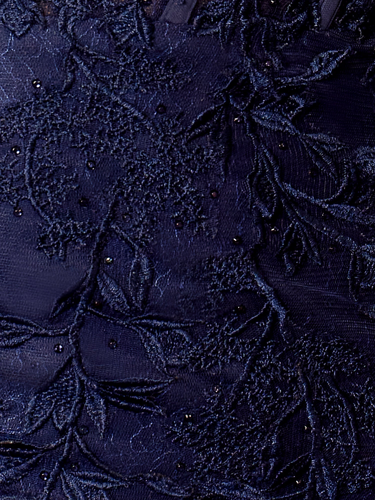Ethel | Vestido de fiesta de encaje sin tirantes y apliques