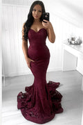 Excelente vestido de fiesta largo de sirena sin tirantes con apliques de encaje