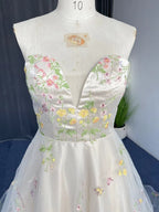 Exquisite A-line Flower Strapless Tulle Prom Dress