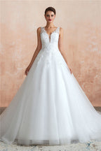 Exquisite Long A-line Appliques Lace Tulle Wedding Dress