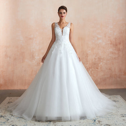 Exquisite Long A-line Appliques Lace Tulle Wedding Dress