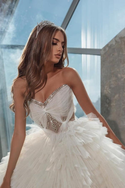 Extravagant A-line Princess Sleeveless Wedding Dresses With Crystal