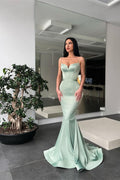 Langes Meerjungfrau-Abendkleid aus Satin mit Herzausschnitt und Spaghettiträgern