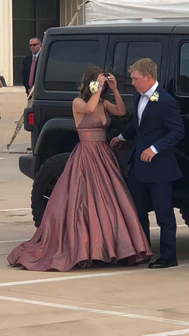 Atemberaubendes A-Linien-Ballkleid mit Spaghettiträgern und V-Ausschnitt, bezauberndes Abendkleid Y485