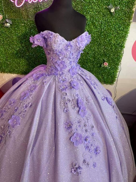 Vestido de fiesta lavanda con hombros descubiertos y flores 3D para dulces 16 Y473