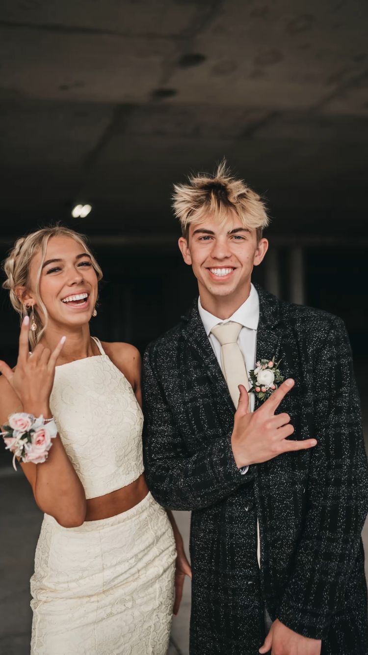 Vestido de fiesta elegante de dos piezas con corte sirena y encaje blanco Y489