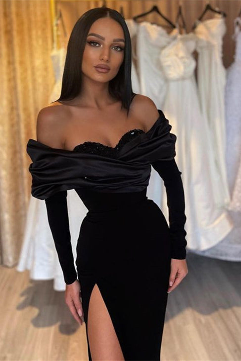Trägerloses, elegantes schwarzes Meerjungfrau-Ballkleid mit langen Ärmeln und stilvollem Schlitz