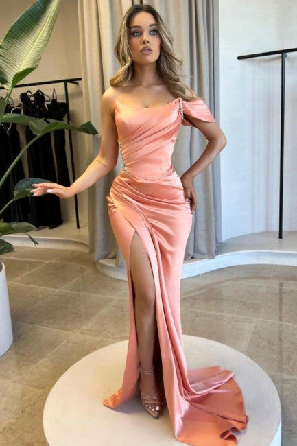 Fabelhaftes, säulenförmiges, ärmelloses Ballkleid aus Satin mit einer Schulter und Schlitz vorne