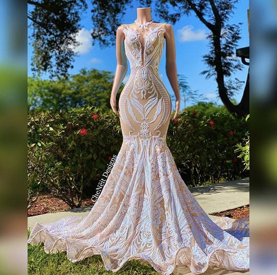 Fabelhafte Ballkleider im Meerjungfrau-Stil mit hohem Halsausschnitt und Spitze im bodenlangen Stil