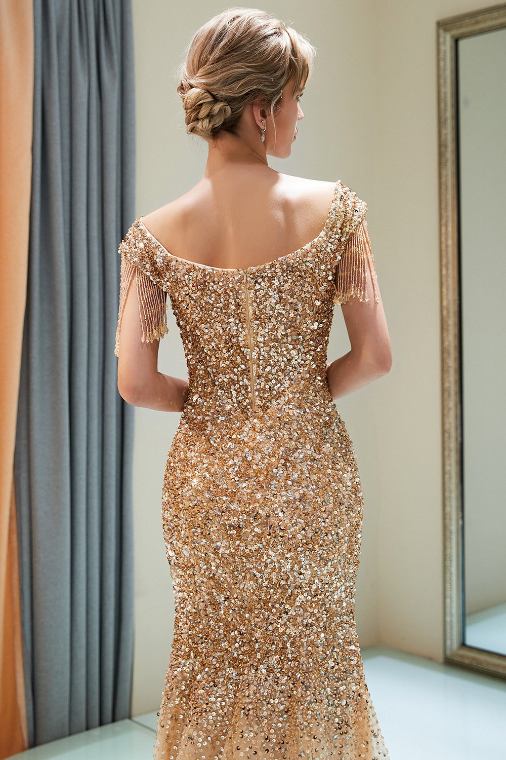 Fabuloso vestido de fiesta largo de sirena con hombros descubiertos de tul y lentejuelas
