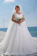 Modische A-Linie Off-Shoulder Brautkleider mit Spitze