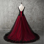 Gothic V-Ausschnitt Ärmellos Schwarz und Rot Brautkleider Spitze Applikationen Perlen Country Chic Brautkleider Low Back Hochzeit Y1461