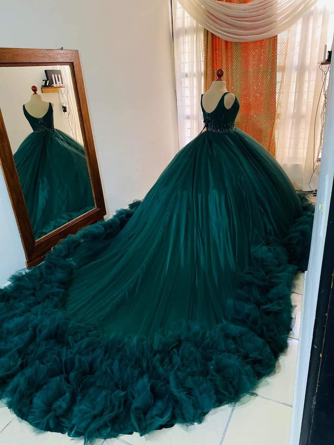 Atemberaubendes Ballkleid aus Tüll mit Schnürung am Rücken, blaugrünes Prinzessinnenkleid mit Rüschen Y1233