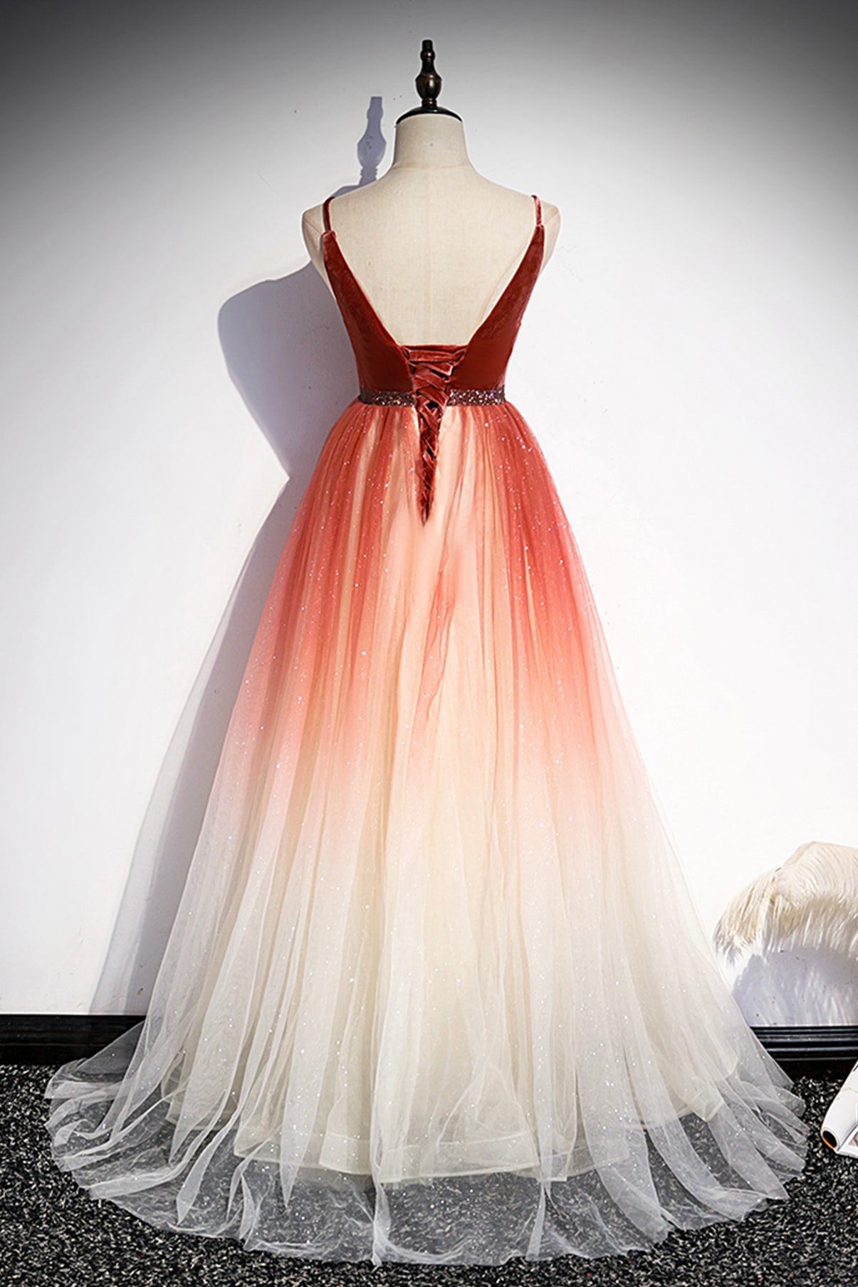 Vestido de noche de tul con escote en V y corte en A talla 74