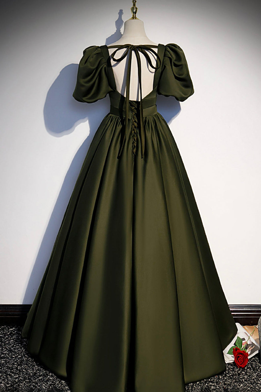 Vestido de fiesta largo de satén verde, corte A, talla 87