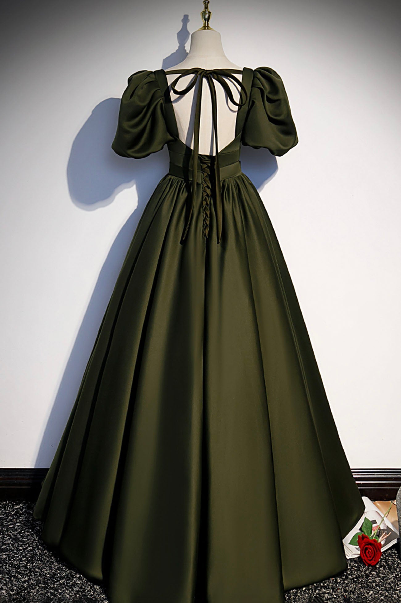Vestido de fiesta largo de satén verde, corte A, talla 87