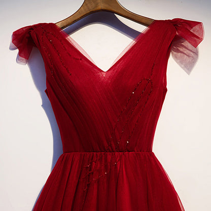 Burgunderrotes, kurzes Homecoming-Kleid aus Tüll mit V-Ausschnitt, S95
