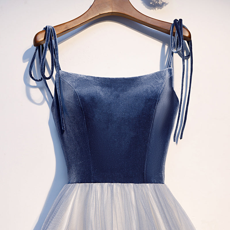 Kurzes Homecoming-Kleid aus blauem Samttüll s99
