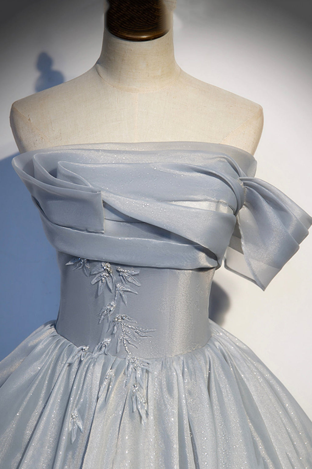 Vestido formal largo de tul gris con encaje s91