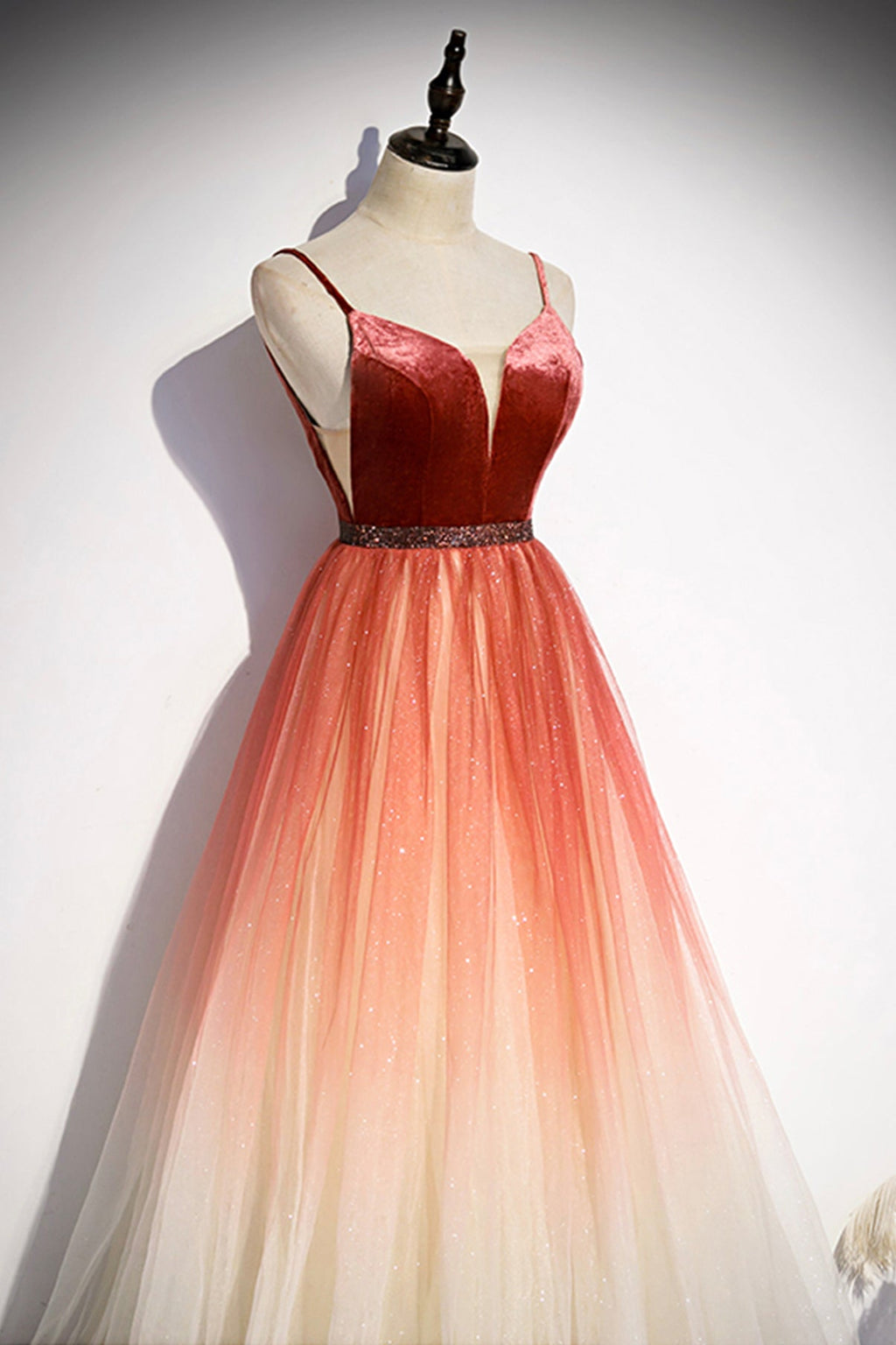 Vestido de noche de tul con escote en V y corte en A talla 74