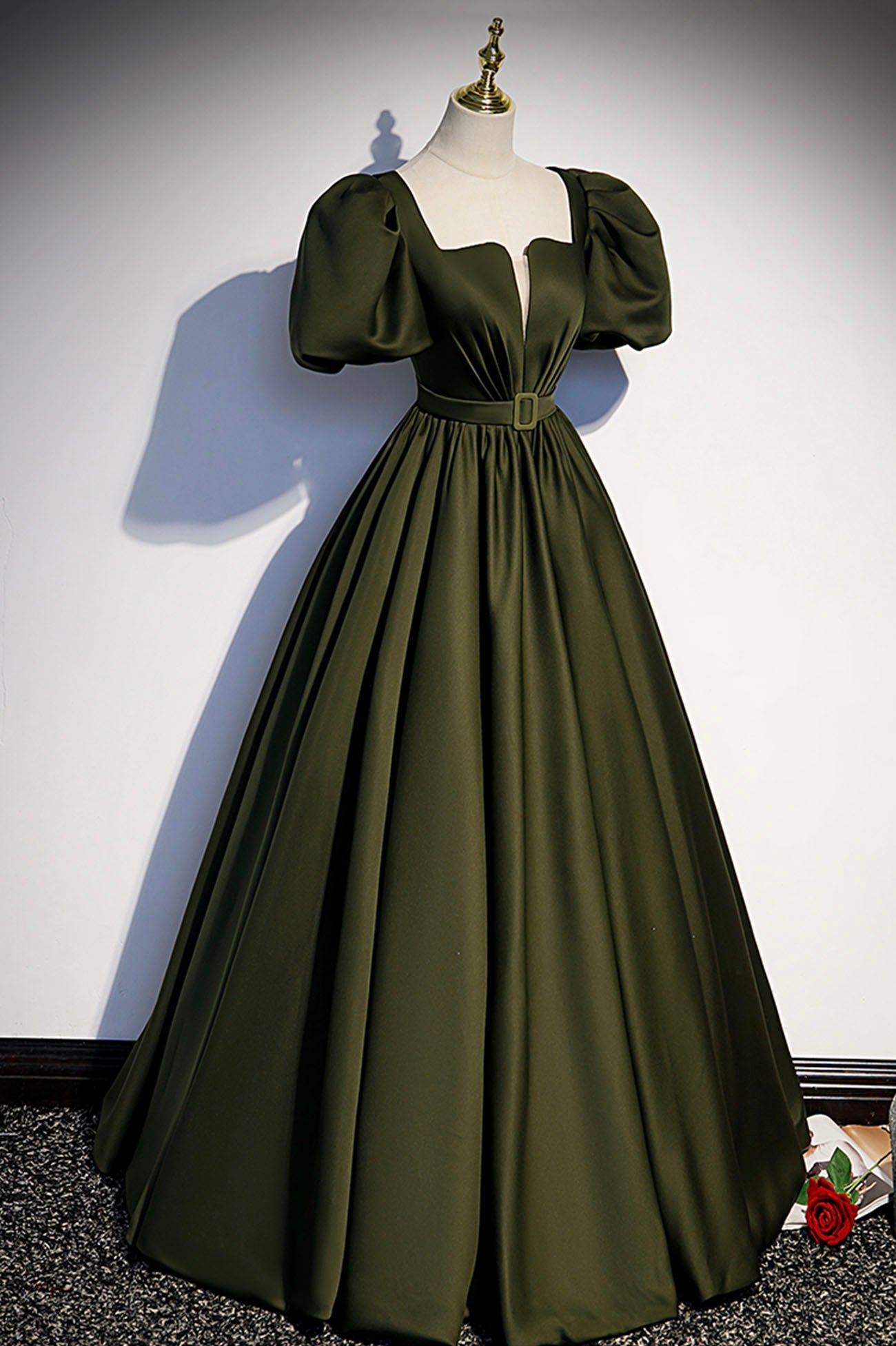 Vestido de fiesta largo de satén verde, corte A, talla 87