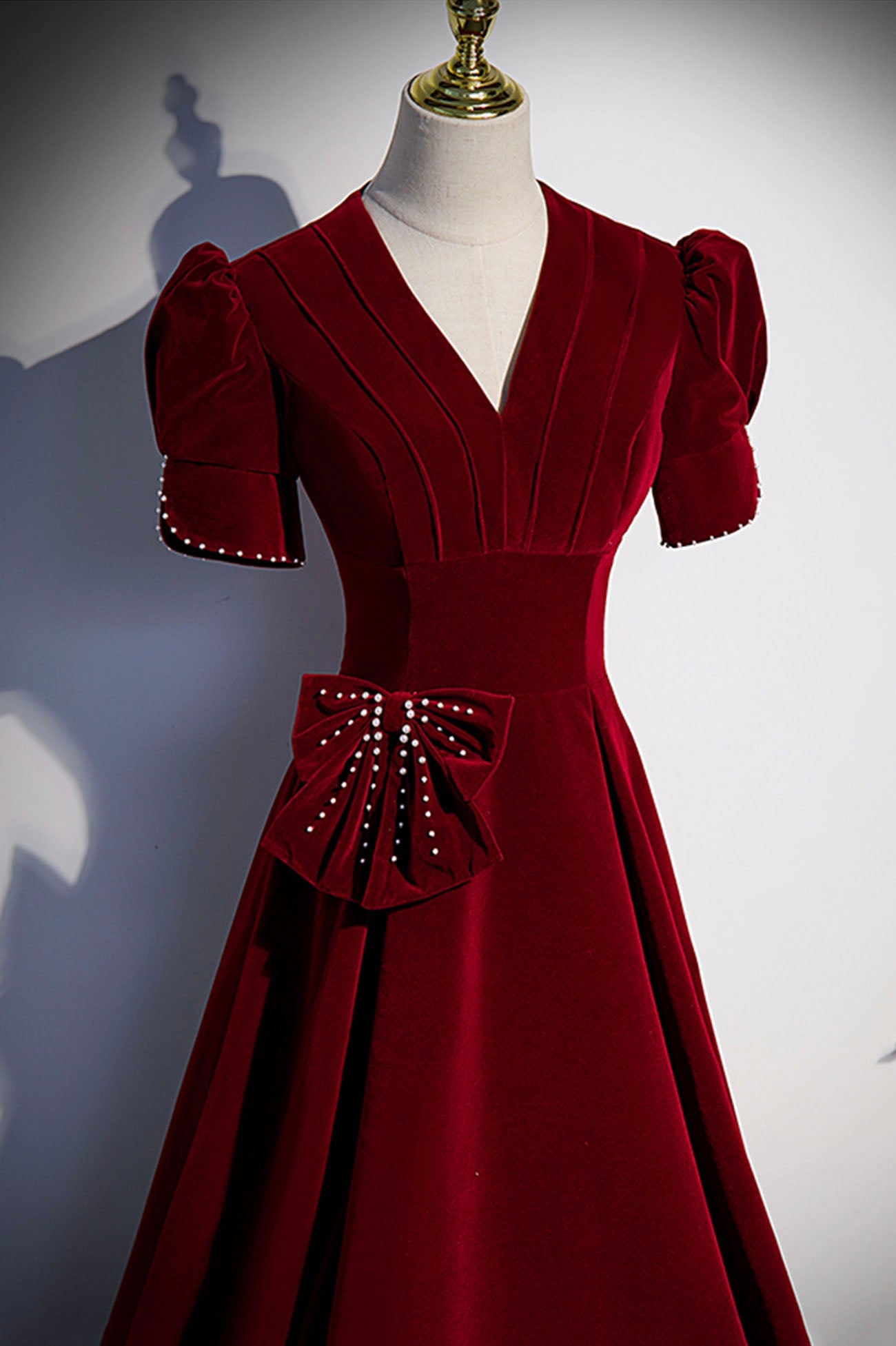 Burgunderrotes langes Ballkleid mit V-Ausschnitt, A-Linie, Abendkleid S54