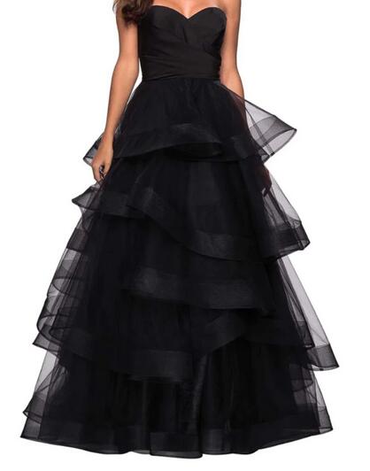 Vestido de noche largo con volantes y escote corazón en negro Y1624