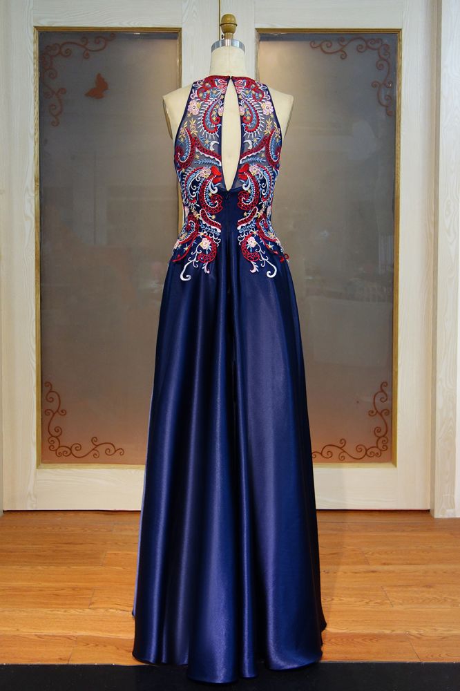 Floor Length A-line Sleeveless Crew Appliqued Prom Dresses