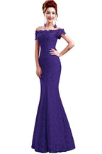 Vestidos de dama de honor con hombros descubiertos y encaje de sirena hasta el suelo