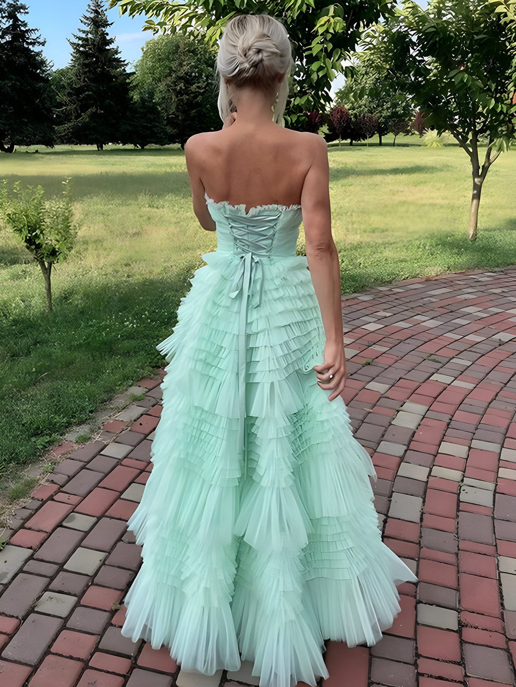 Flovencia| Vestido de fiesta verde menta sin tirantes de tul con volantes escalonados y corte asimétrico