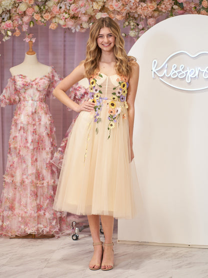 Vestidos de fiesta de tul con flores 3D y longitud hasta la rodilla