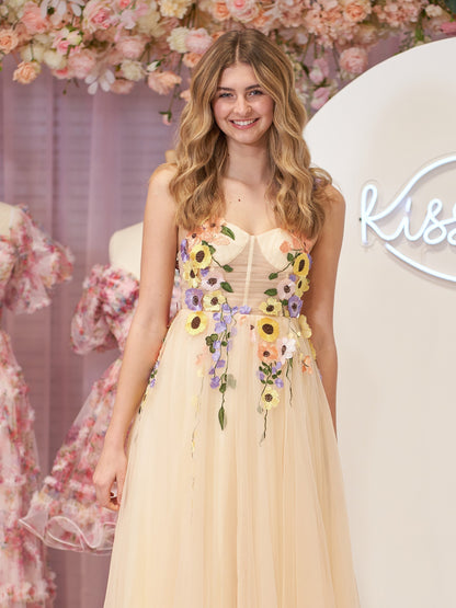 Vestidos de fiesta de tul con flores 3D y longitud hasta la rodilla